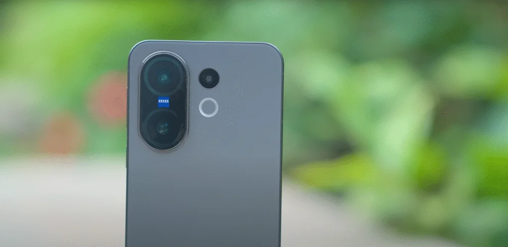 OnePlus 13s vs Vivo X200 FE