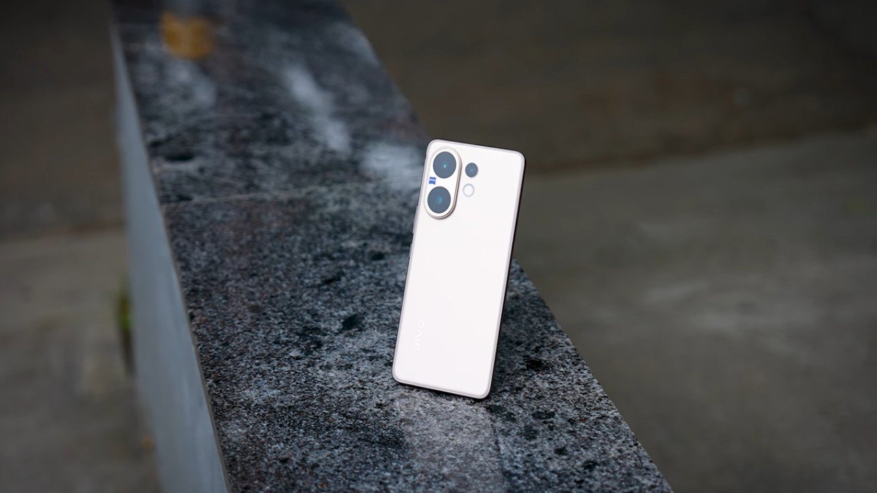 Vivo V60 Urban Scroll