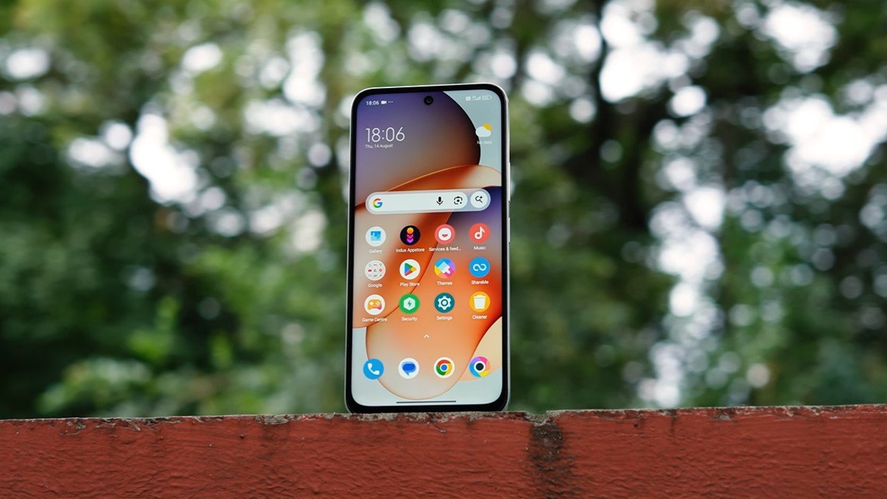 Poco M7 Plus urban scroll