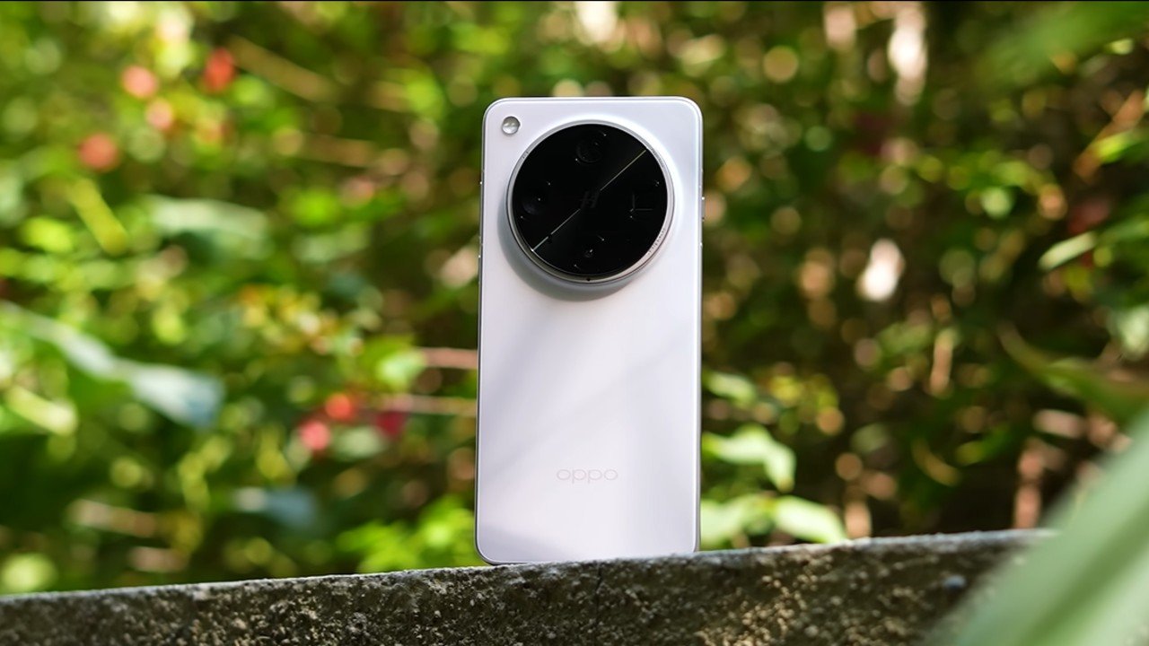 Oppo Find X8 Ultra urban scroll