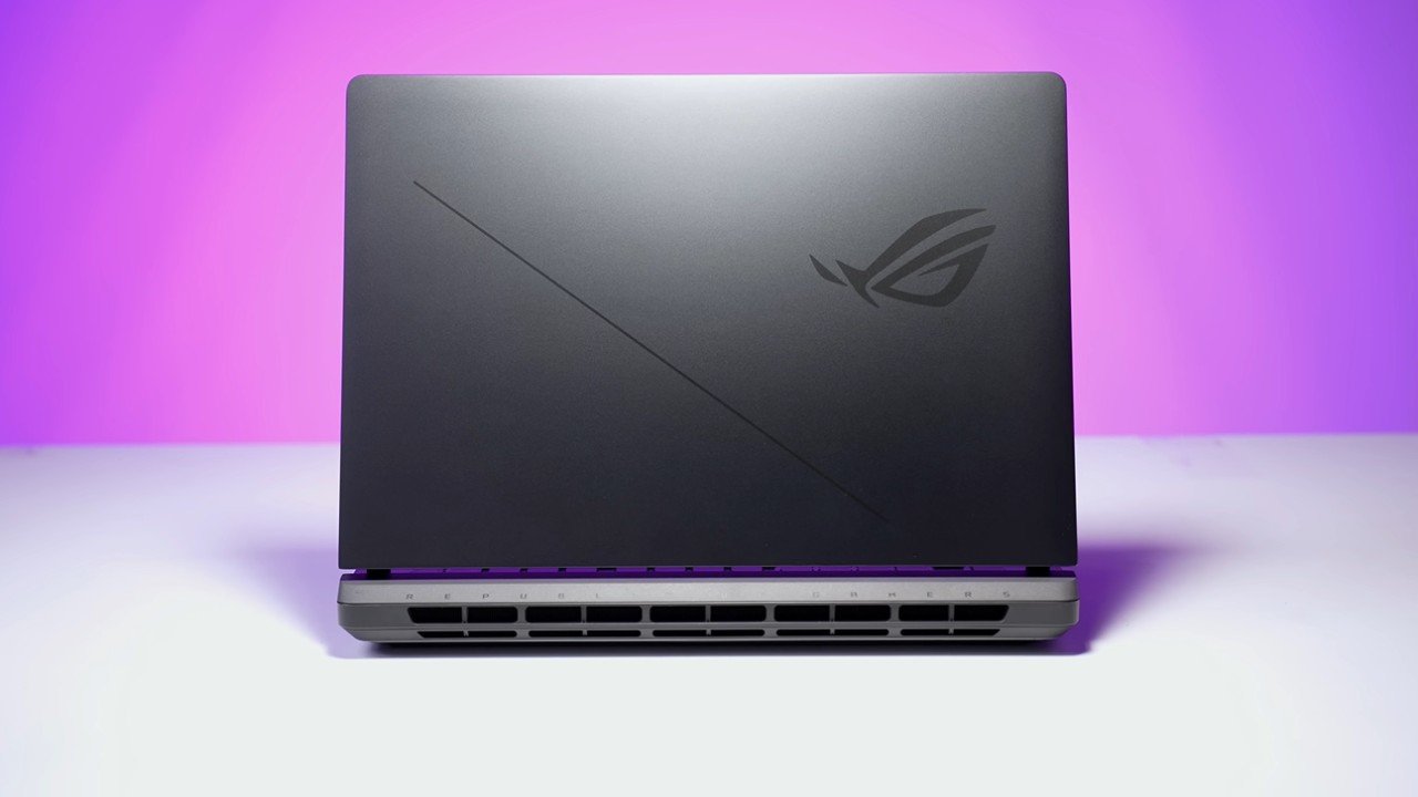 ASUS ROG Strix G16 urban scroll