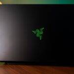 Razer Blade 18 urban scroll